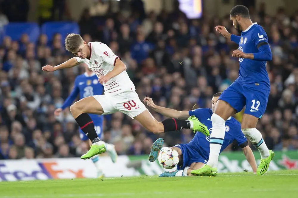 而托尼则在 而托尼则在
