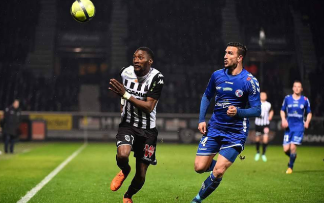 李雷在中场 李雷在中场